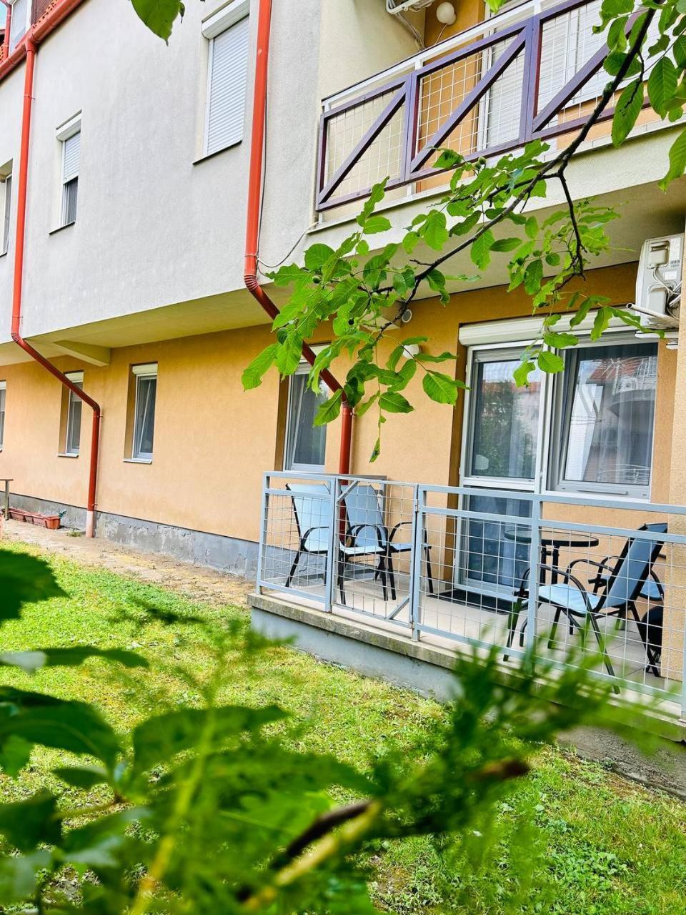 Sunhouse Apartman Hajduszoboszlo Ngoại thất bức ảnh