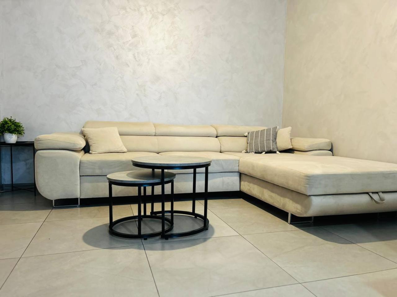 Sunhouse Apartman Hajduszoboszlo Ngoại thất bức ảnh