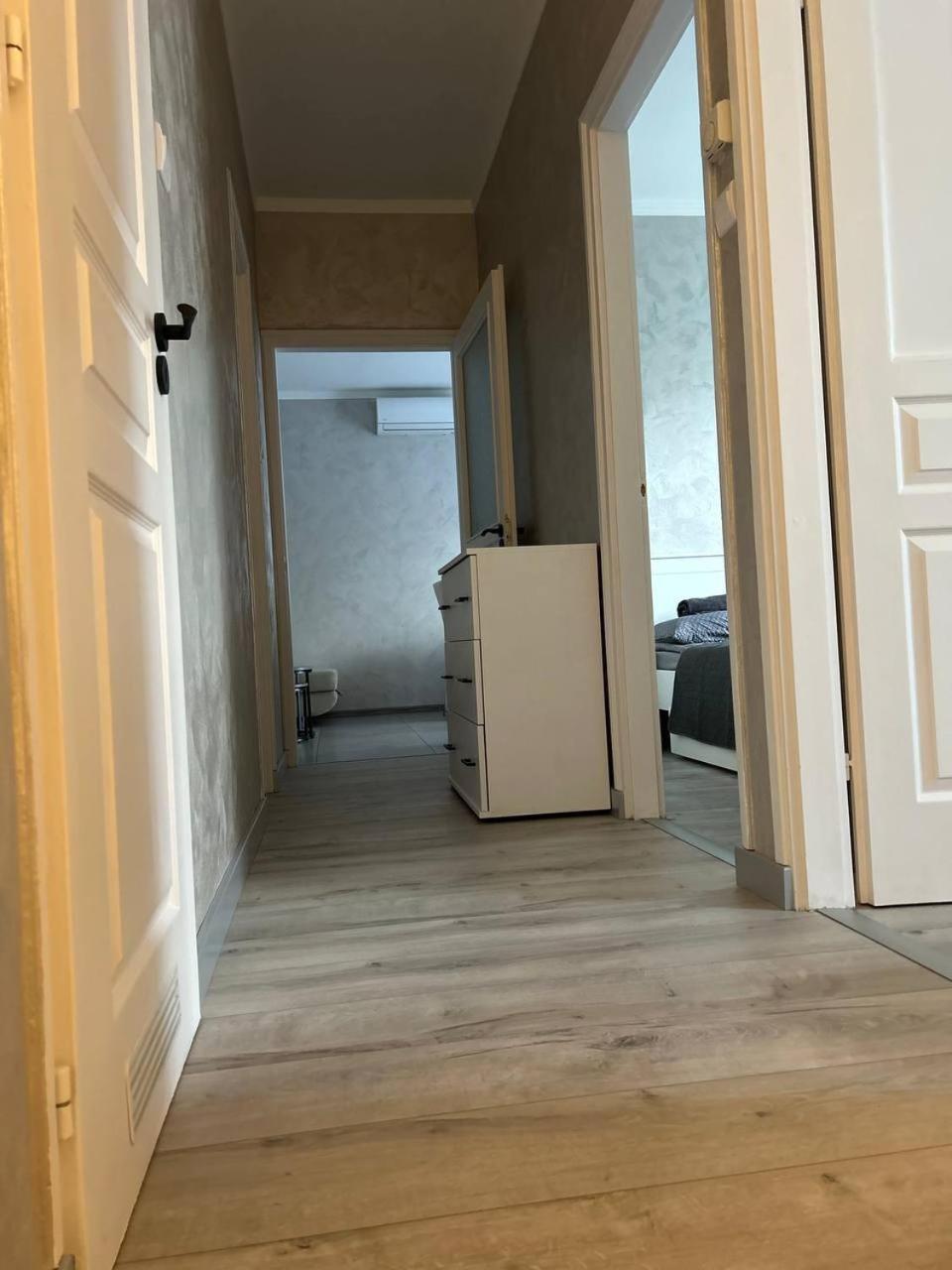 Sunhouse Apartman Hajduszoboszlo Ngoại thất bức ảnh