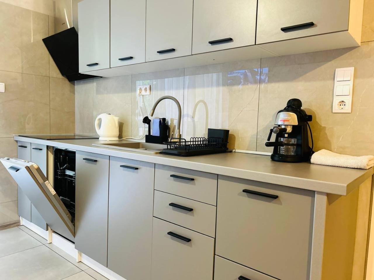 Sunhouse Apartman Hajduszoboszlo Ngoại thất bức ảnh