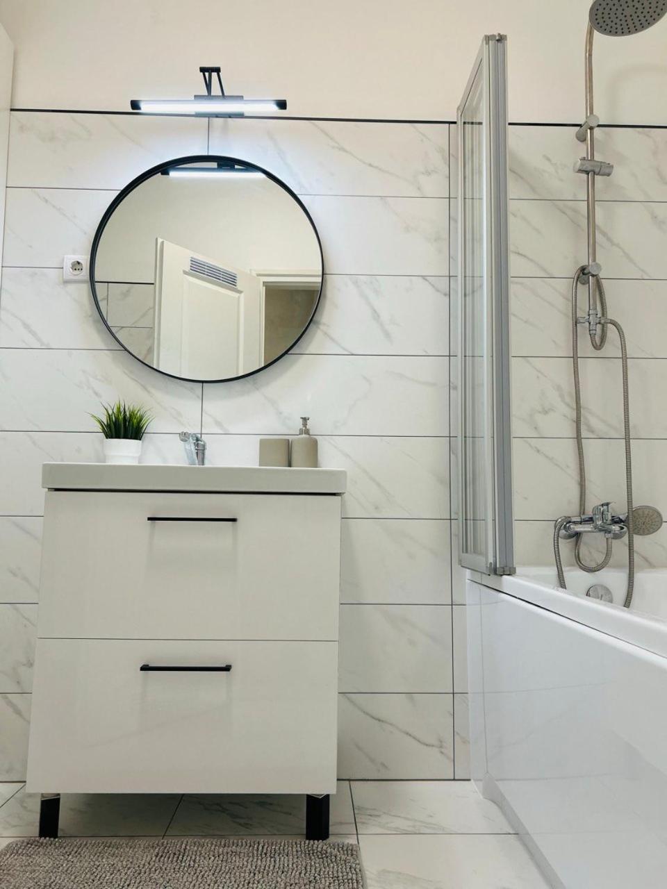 Sunhouse Apartman Hajduszoboszlo Ngoại thất bức ảnh